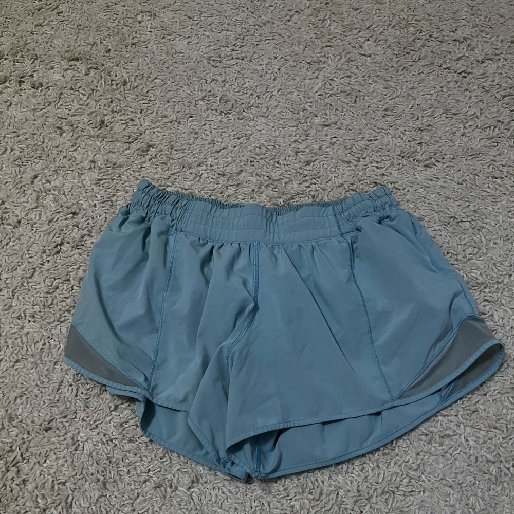 lululemon hotty hot shorts 4" size 10 breezy